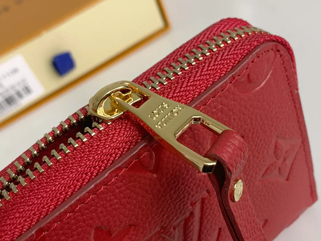 Soft 4020 Louis Vuitton LV Card Case - Image 3