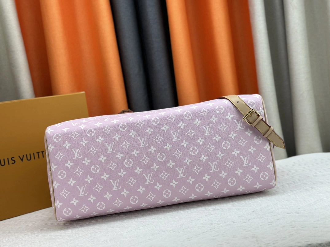 Sophisticated 7043 Louis Vuitton Travel Bags - Image 5