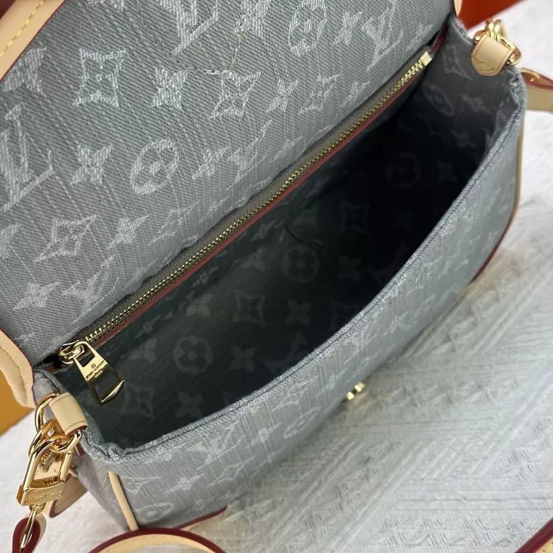 SportInspired 1044 Louis Vuitton AAA Quality Messenger Bags For Women - Image 7