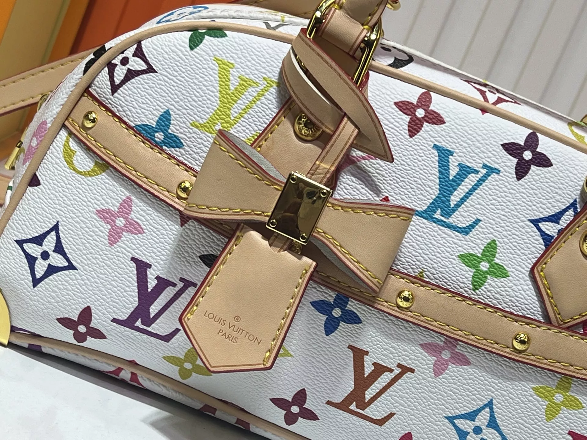 SportInspired 120 Louis Vuitton AAA Quality Handbags For Women - Image 5
