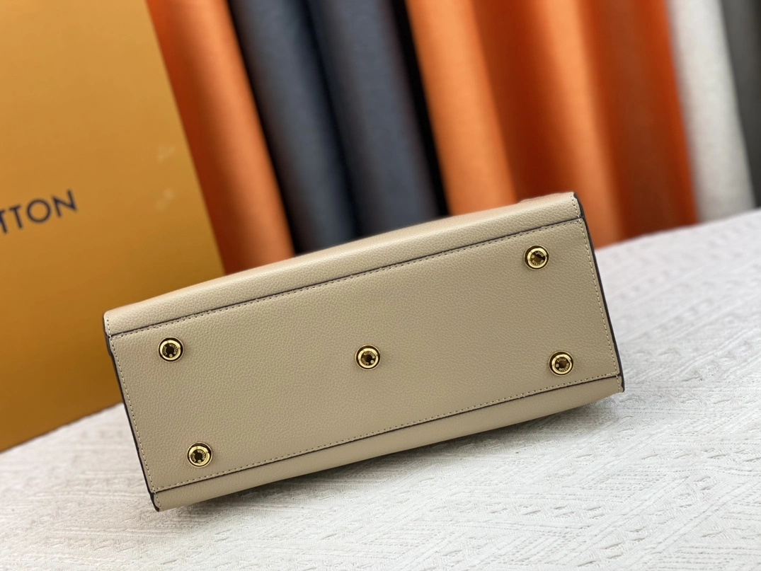 SportInspired 2032 Louis Vuitton AAA Quality Handbags For Women - Image 5