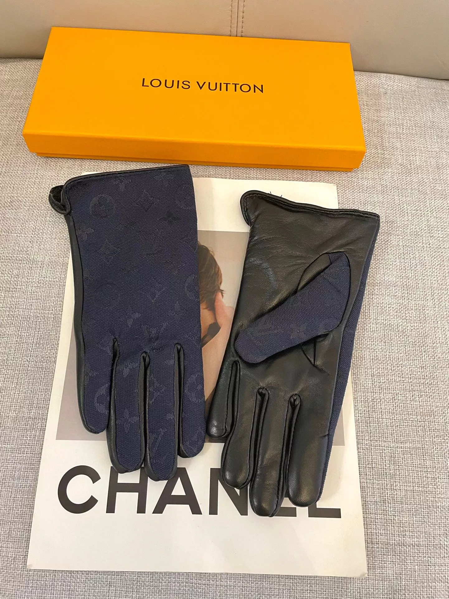StreetReady 8095 Louis Vuitton LV Gloves - Image 3