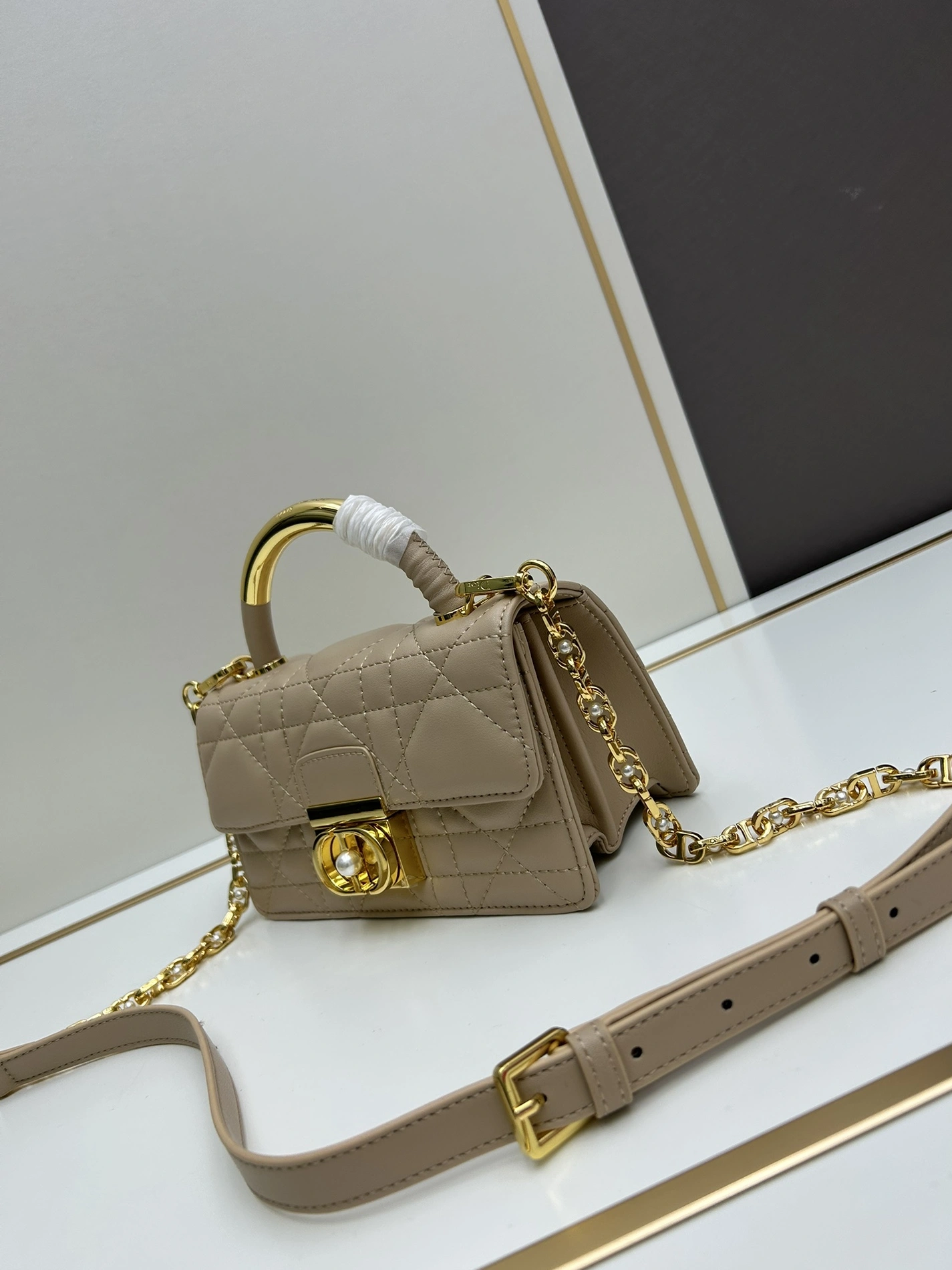 Stylish 1270 Christian Dior AAA Quality Messenger Bags For Women