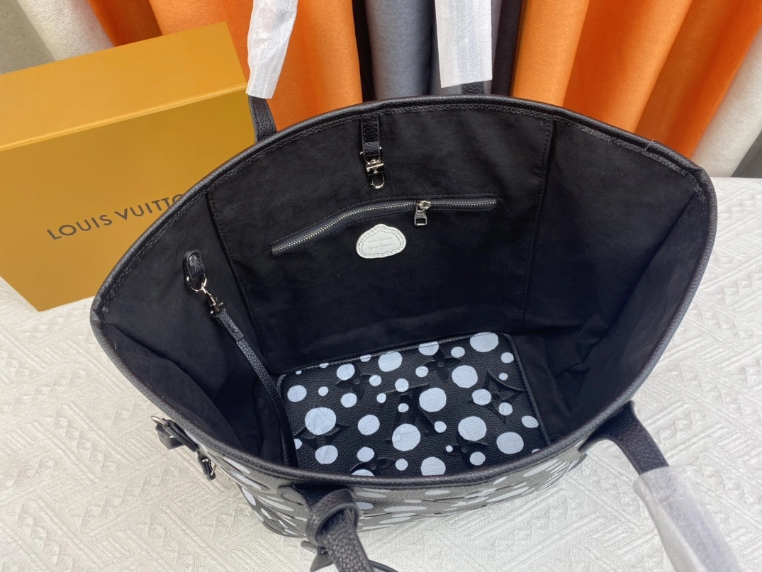 Stylish 1791 Louis Vuitton AAA Quality Shoulder Bags For Women - Image 7