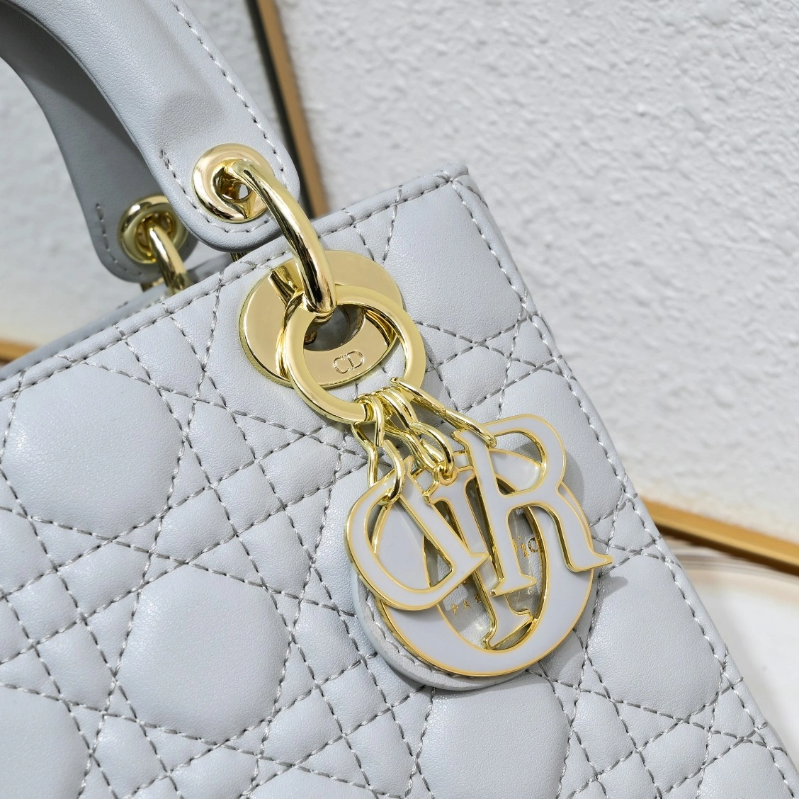 Stylish 8940 Christian Dior AAA Handbags For Women - Image 3