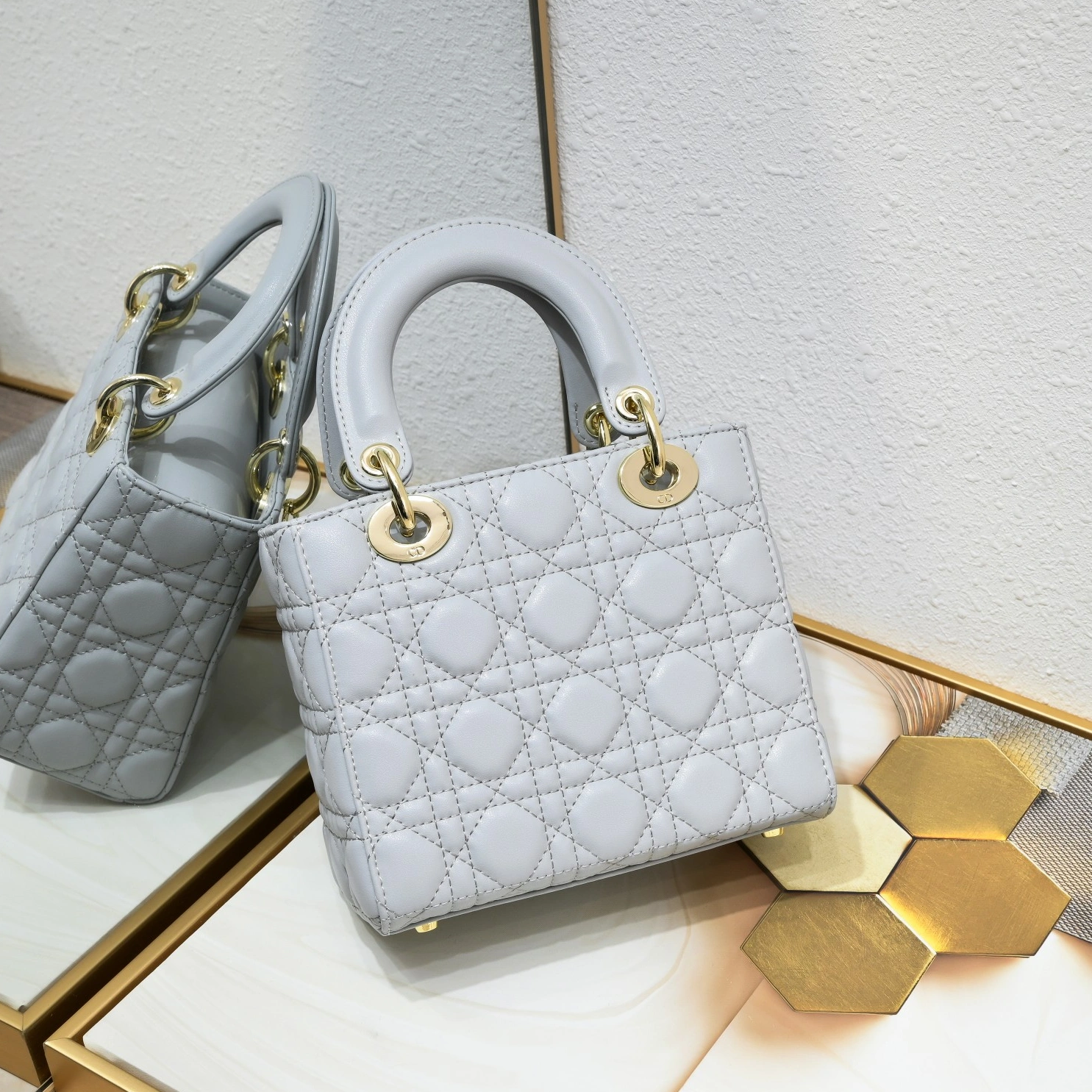 Stylish 8940 Christian Dior AAA Handbags For Women - Image 4