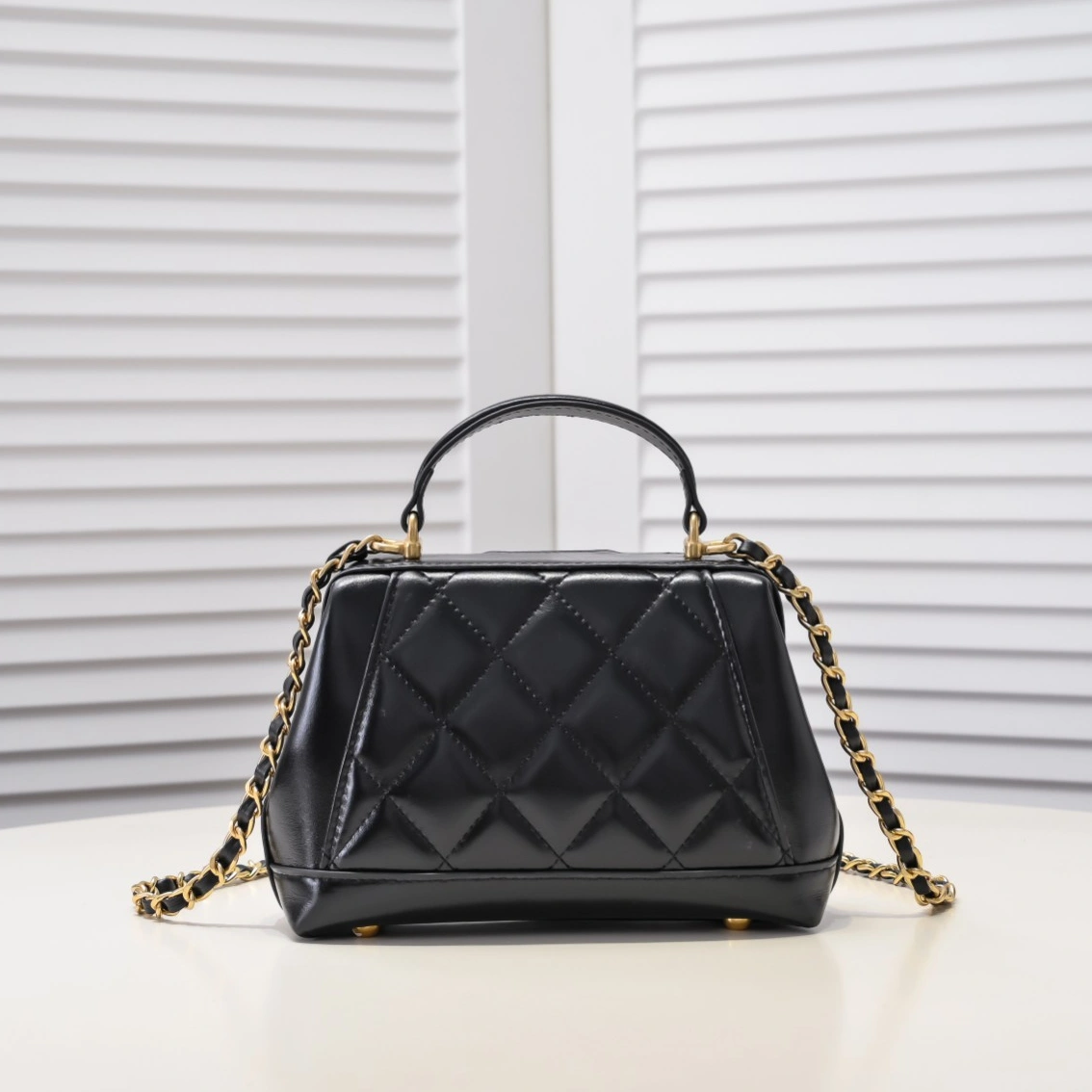 Stylish 973 Chanel AAA Quality Messenger Bags For Women - Image 3