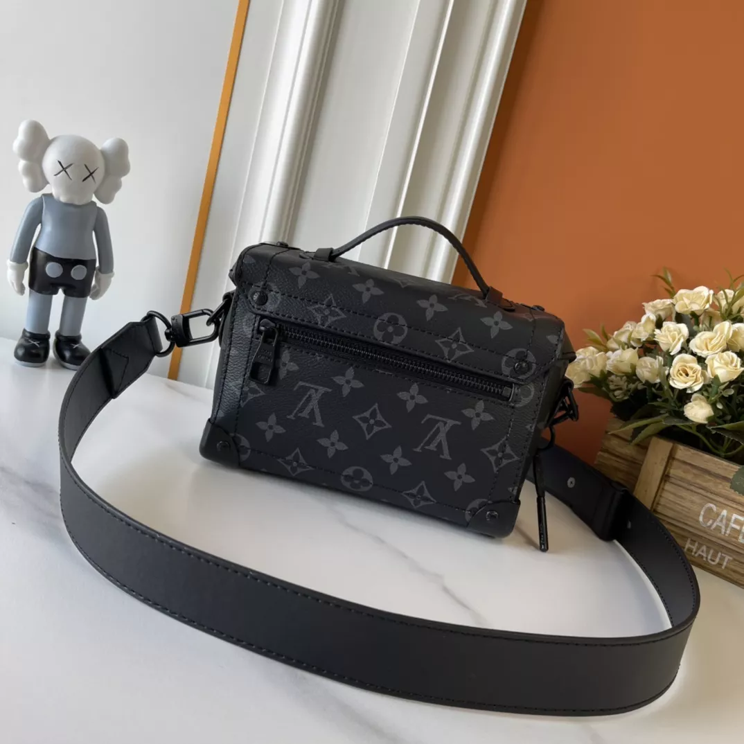 Timeless 9834 Louis Vuitton AAA Quality Messenger Bags For Unisex - Image 3