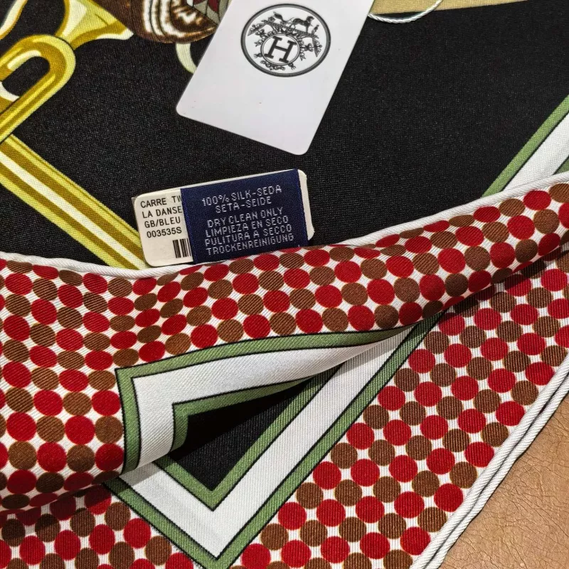 Trendsetting 5612 Hermes Silk Squares - Image 3