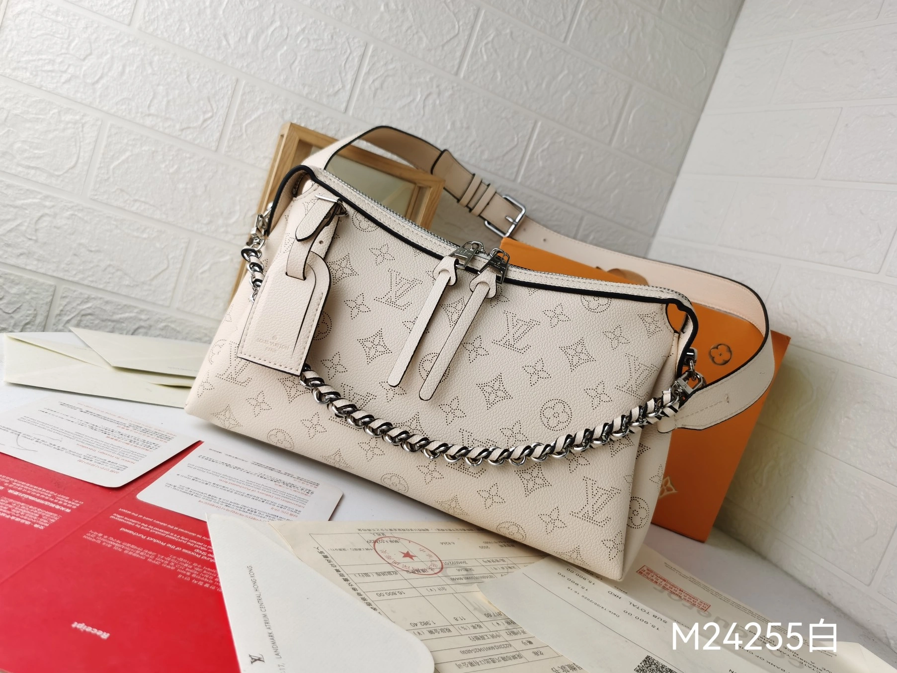 Trendsetting 7798 Louis Vuitton AAA Quality Shoulder Bags For Women