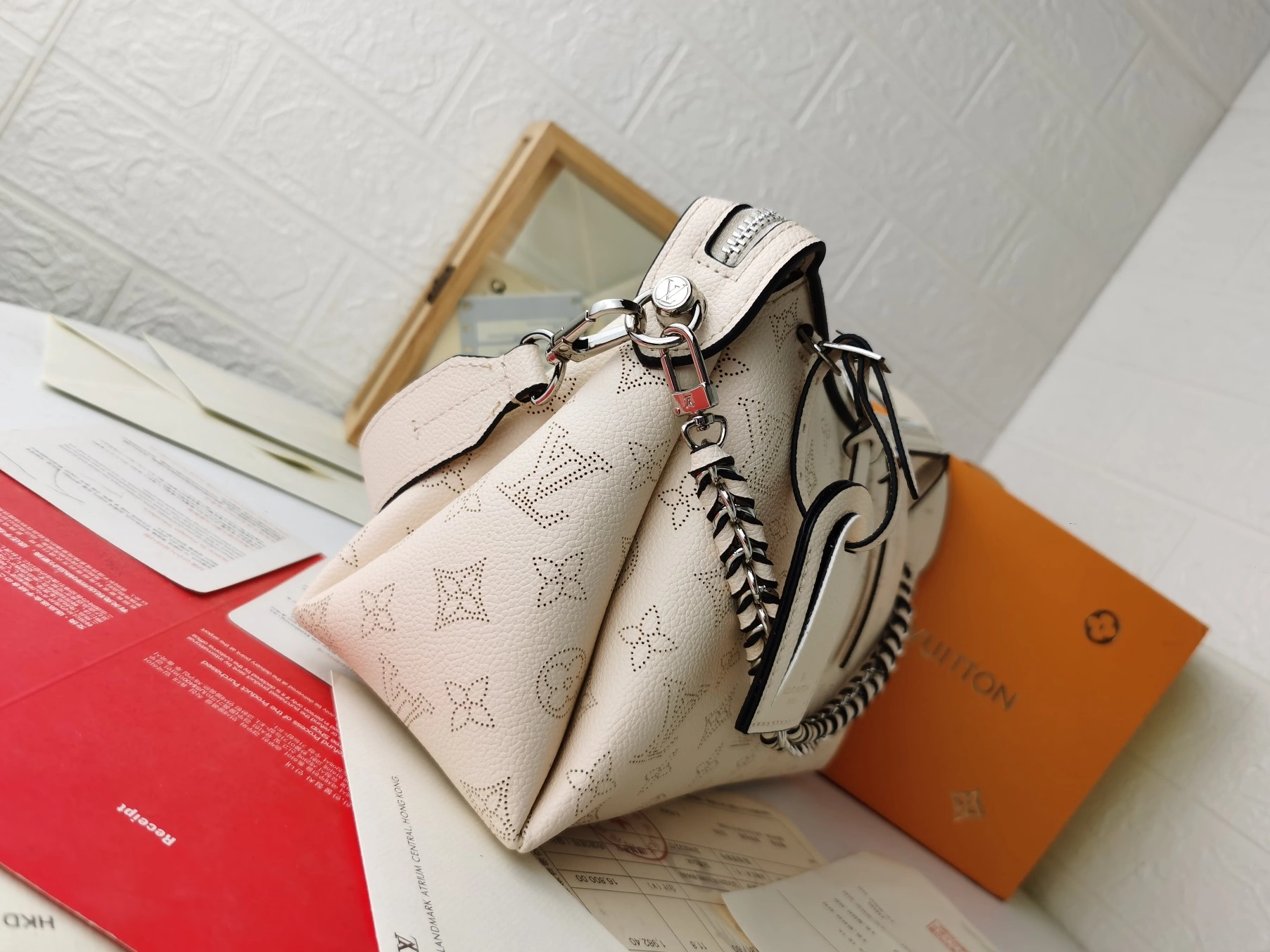 Trendsetting 7798 Louis Vuitton AAA Quality Shoulder Bags For Women - Image 4