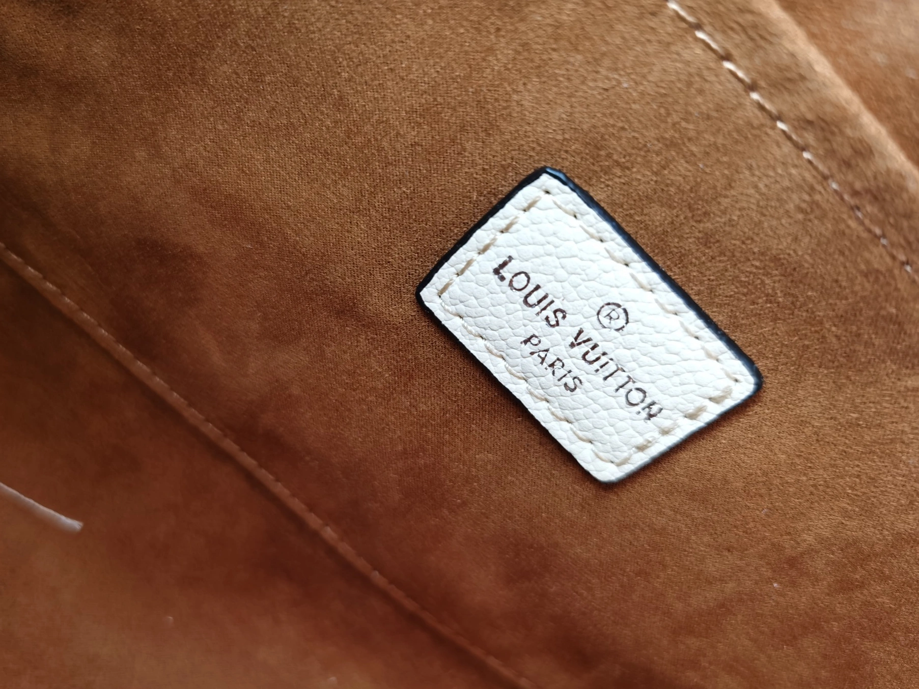 Trendsetting 7798 Louis Vuitton AAA Quality Shoulder Bags For Women - Image 6