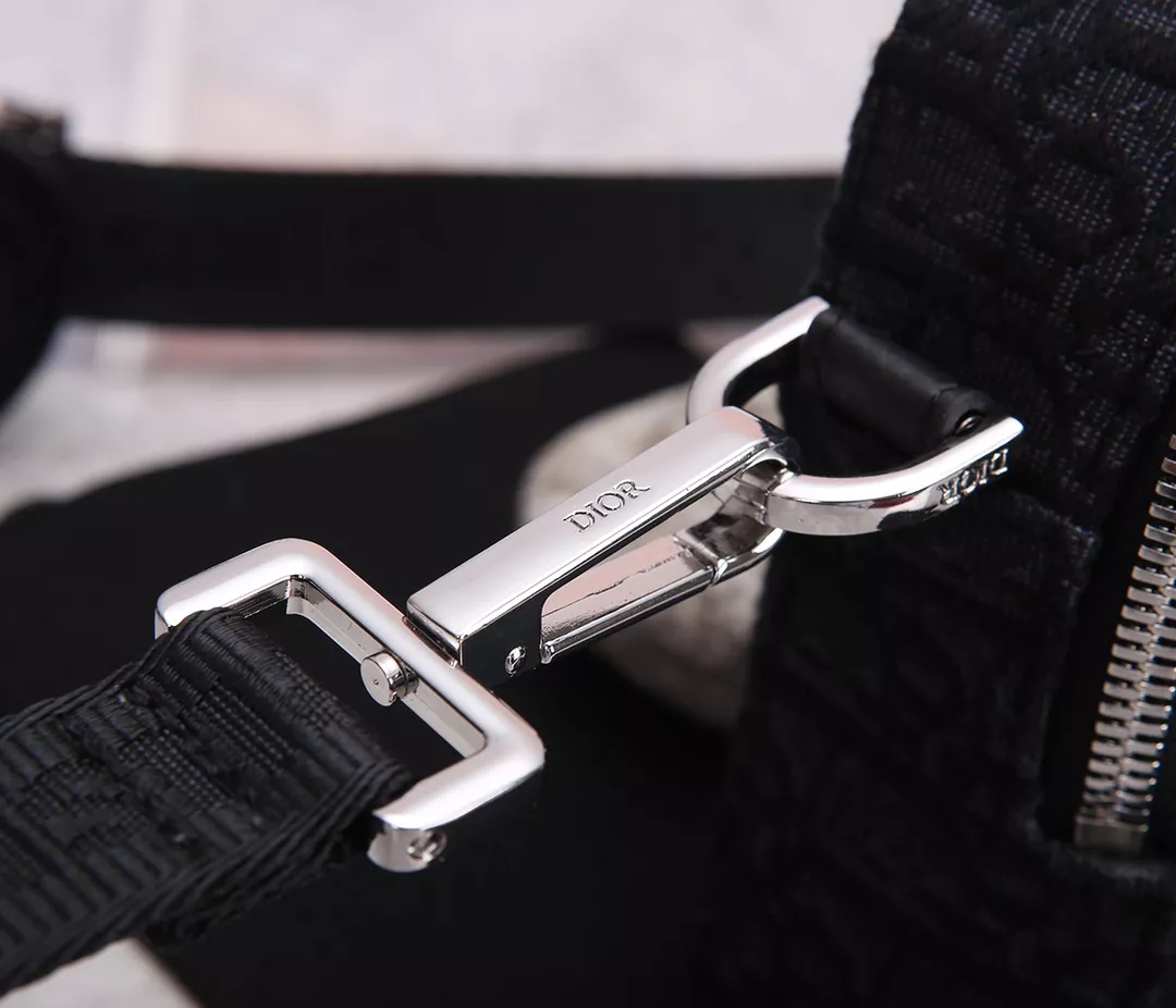 Unique 2025 Christian Dior AAA Man Messenger Bags - Image 6