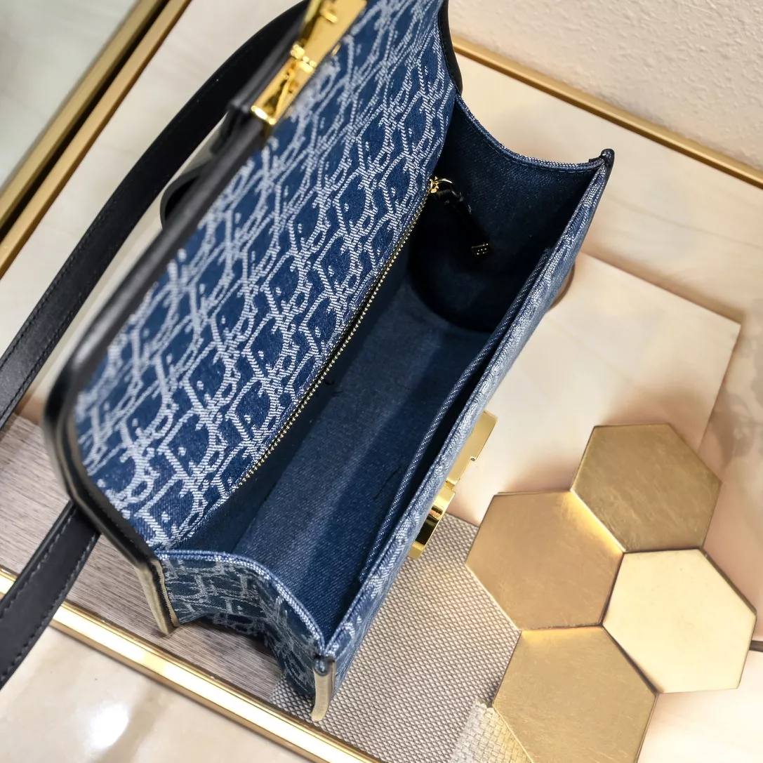 Unique 8782 Christian Dior AAA Quality Messenger Bags For Women - Image 8