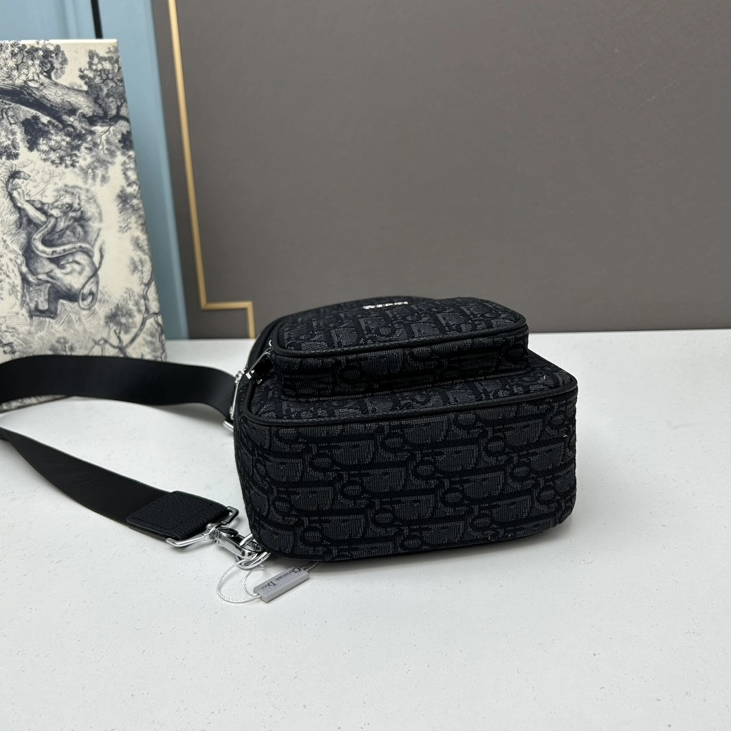 Versatile 2384 Christian Dior AAA Man Messenger Bags - Image 5