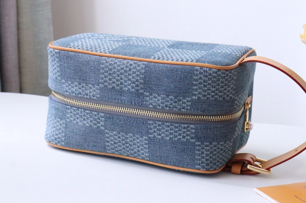 Versatile 7256 Louis Vuitton AAA Quality Handbags For Women - Image 4