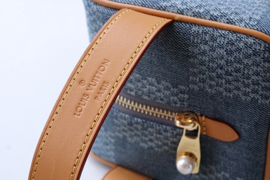 Versatile 7256 Louis Vuitton AAA Quality Handbags For Women - Image 5