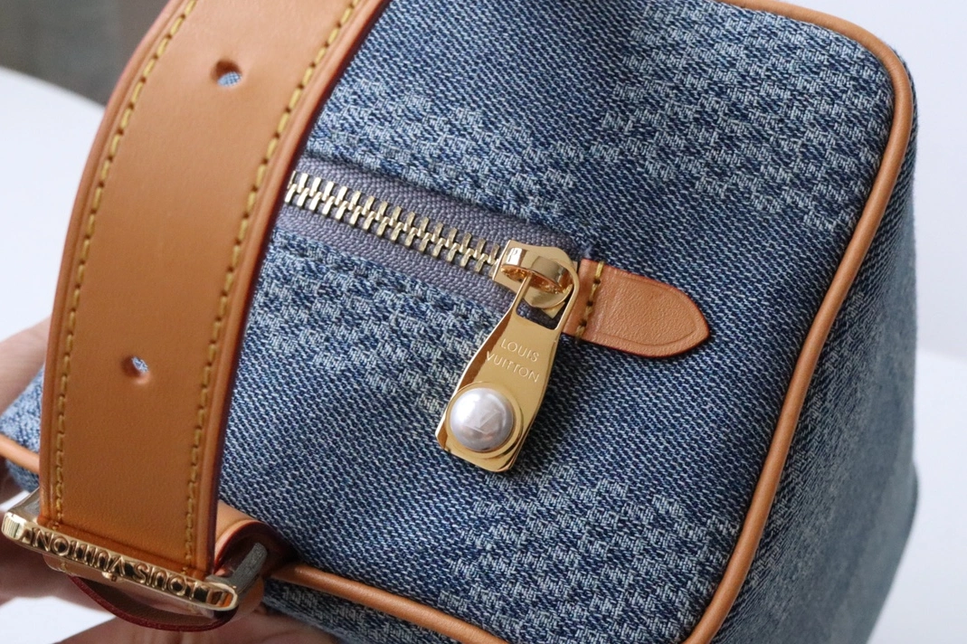 Versatile 7256 Louis Vuitton AAA Quality Handbags For Women - Image 6