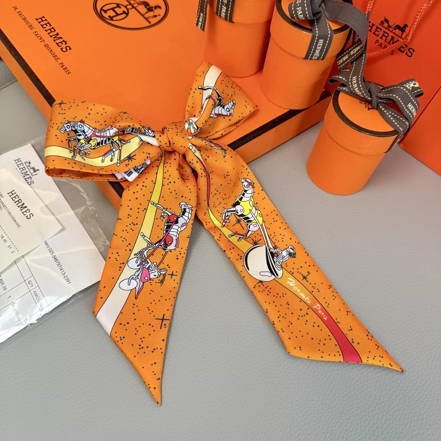 Vibrant 4092 Hermes Silk Scarf - Image 3