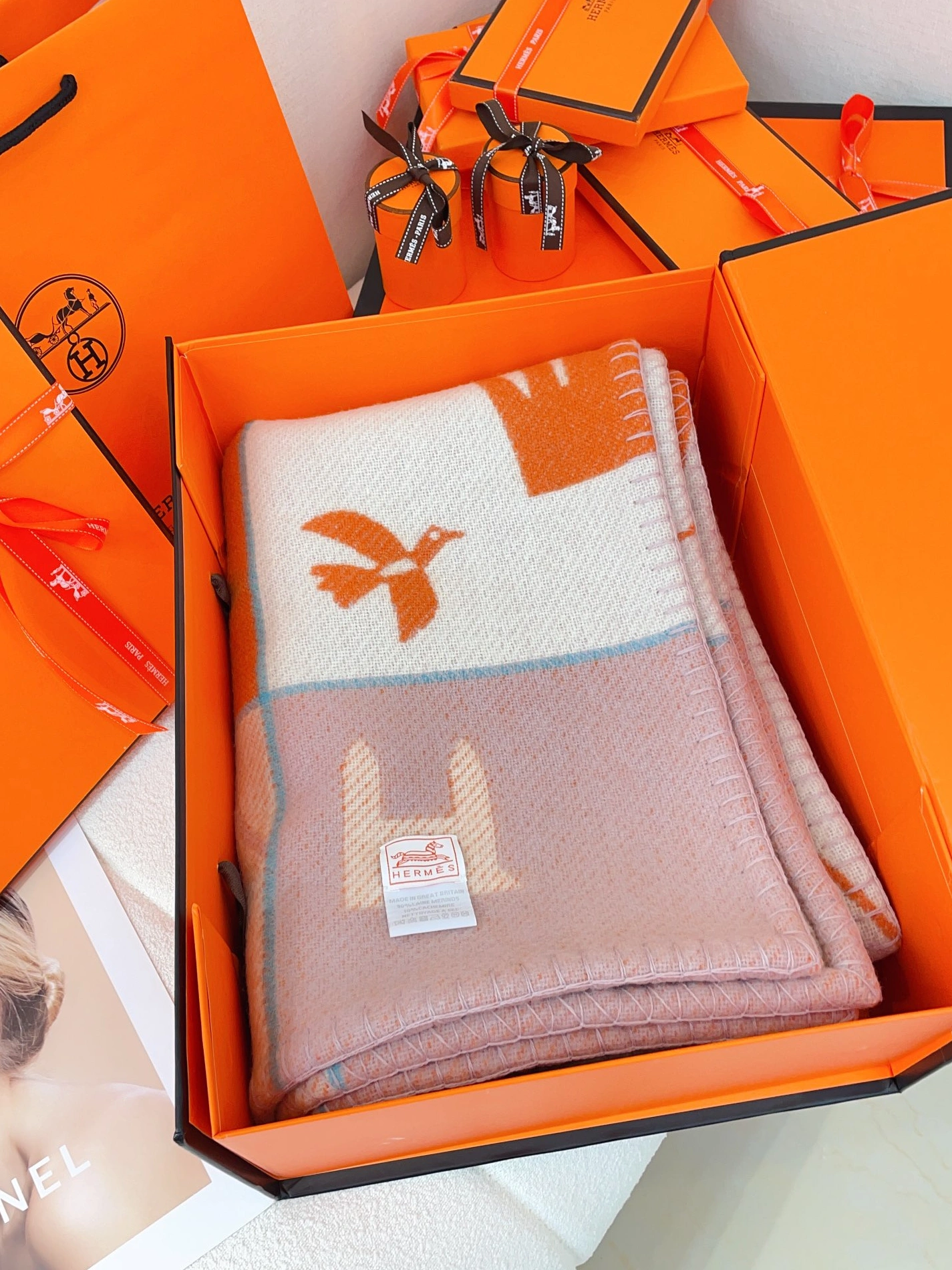 Vibrant 8163 Hermes Blanket