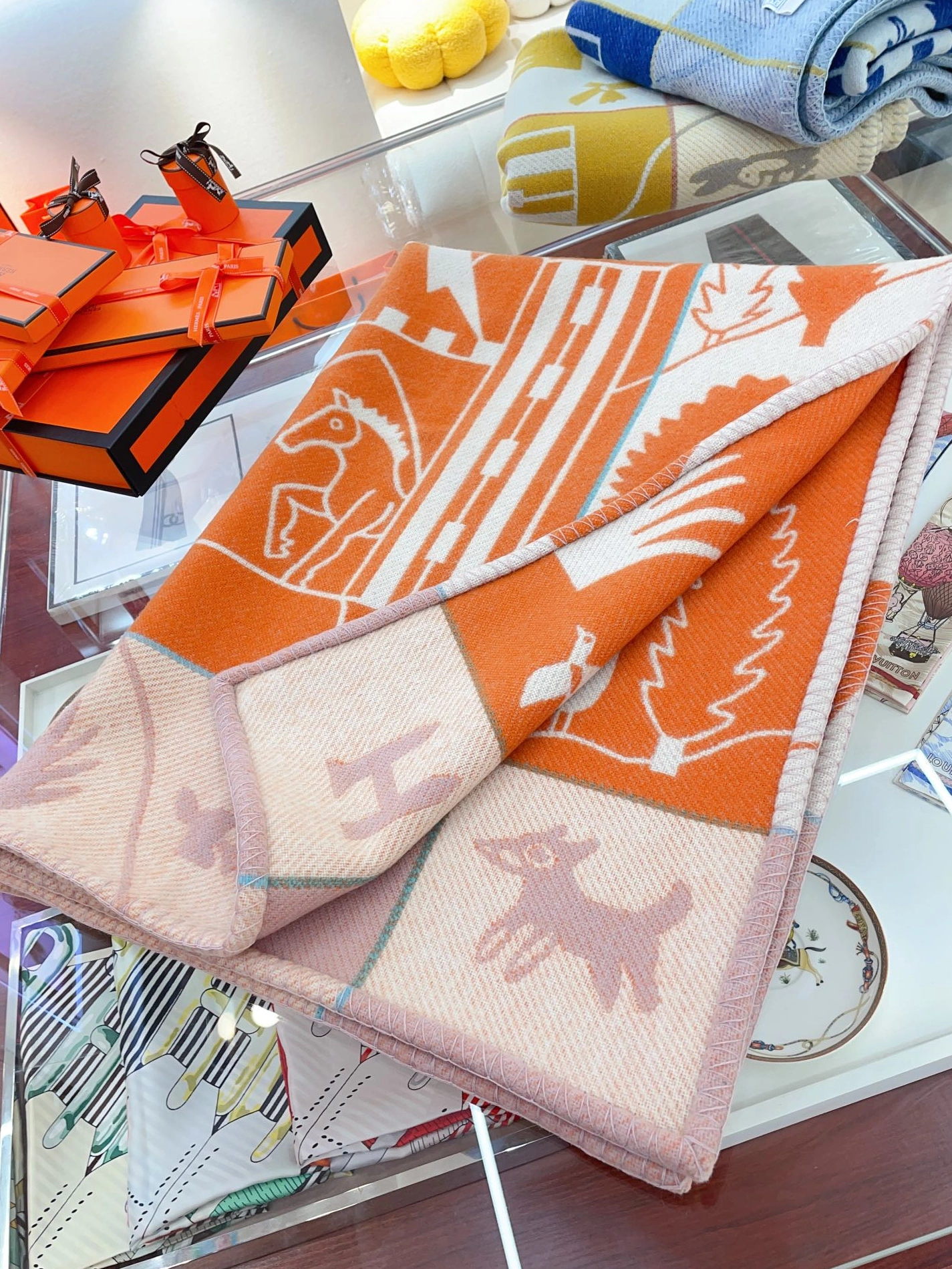 Vibrant 8163 Hermes Blanket - Image 3