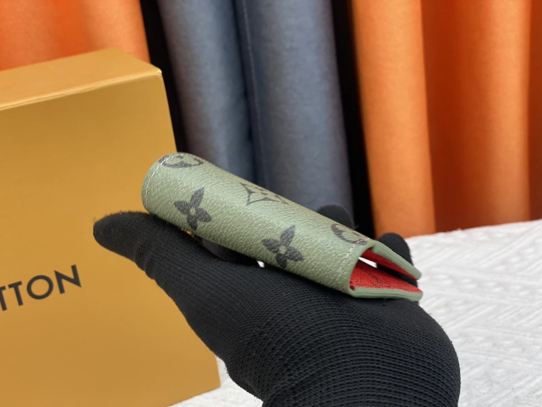 Vibrant 8308 Louis Vuitton LV Wallets For Unisex - Image 4