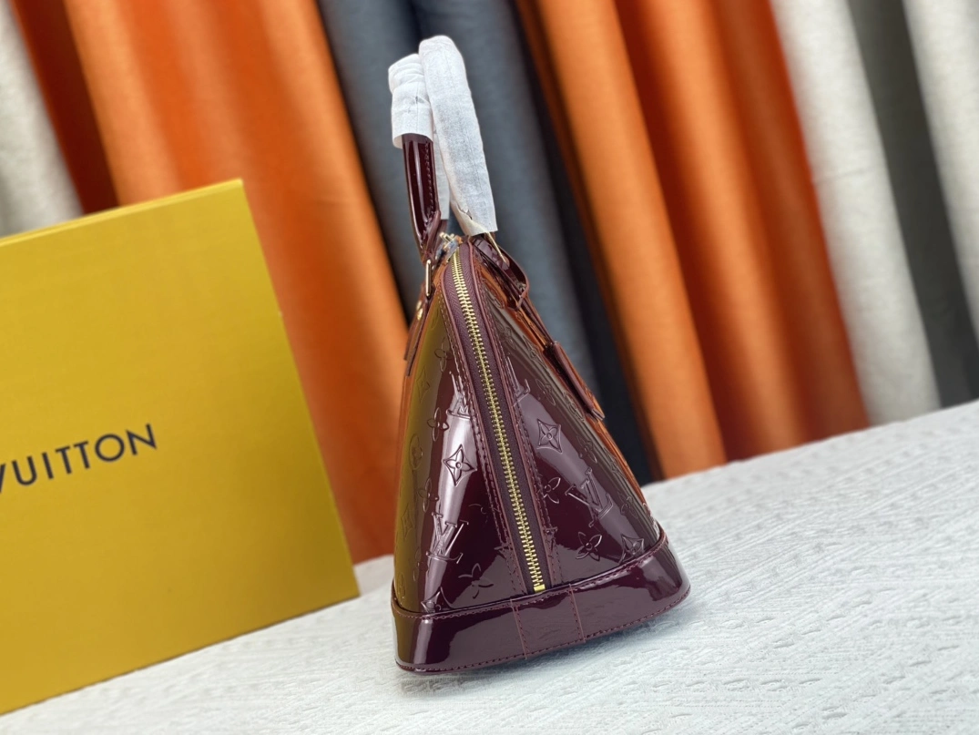 WellDesigned 4731 Louis Vuitton AAA Quality Handbags For Women