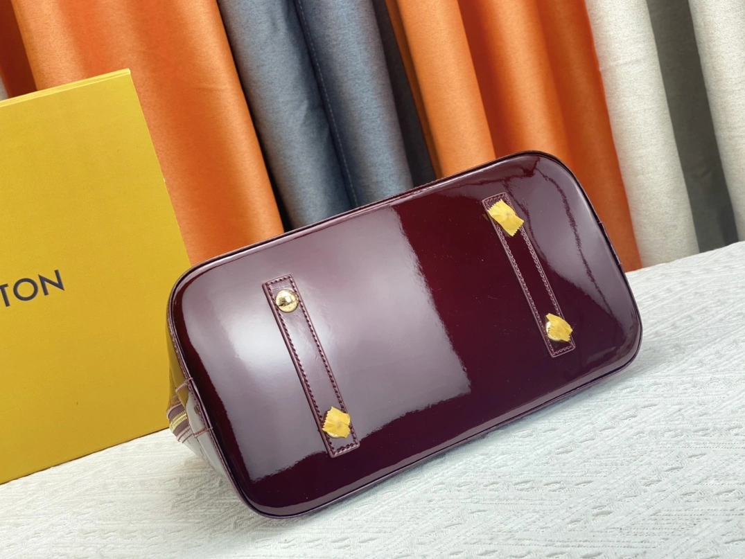 WellDesigned 4731 Louis Vuitton AAA Quality Handbags For Women - Image 4