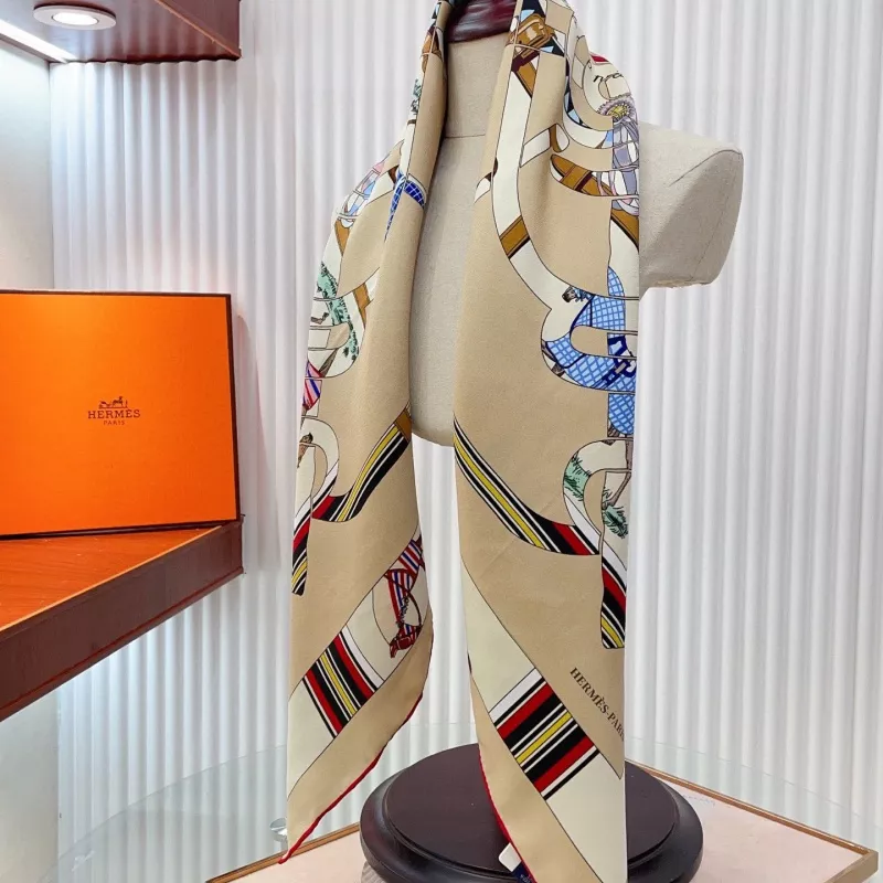 WellDesigned 9193 Hermes Silk Squares - Image 4