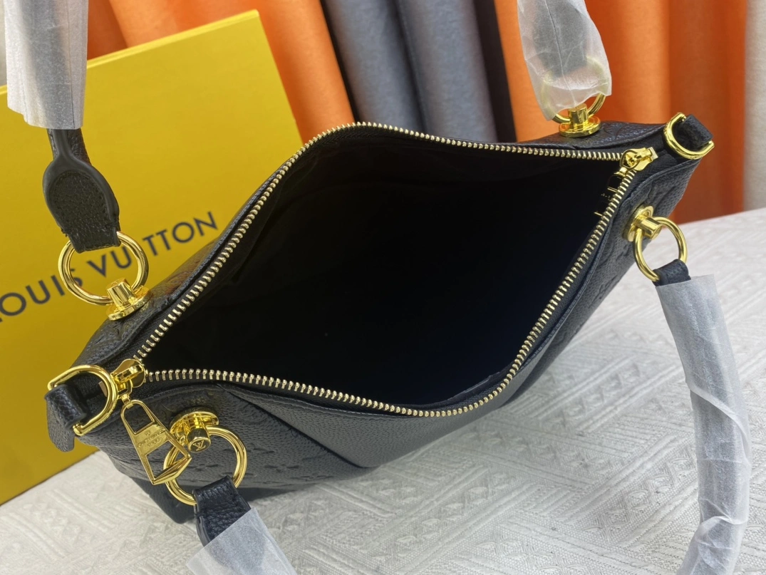 WellDesigned 939 Louis Vuitton AAA Quality Handbags For Women - Image 7