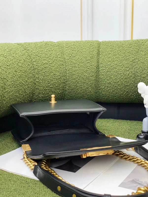 WellDesigned CHANEL BOY BAG 20CM 178 - Image 6