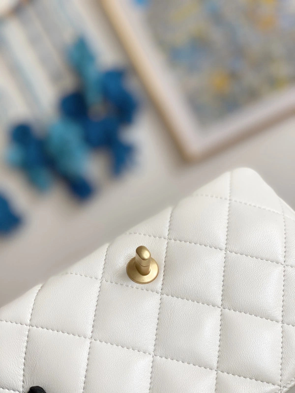 CHANEL SMALL FLAP BAG Comfortable 495 - Image 6