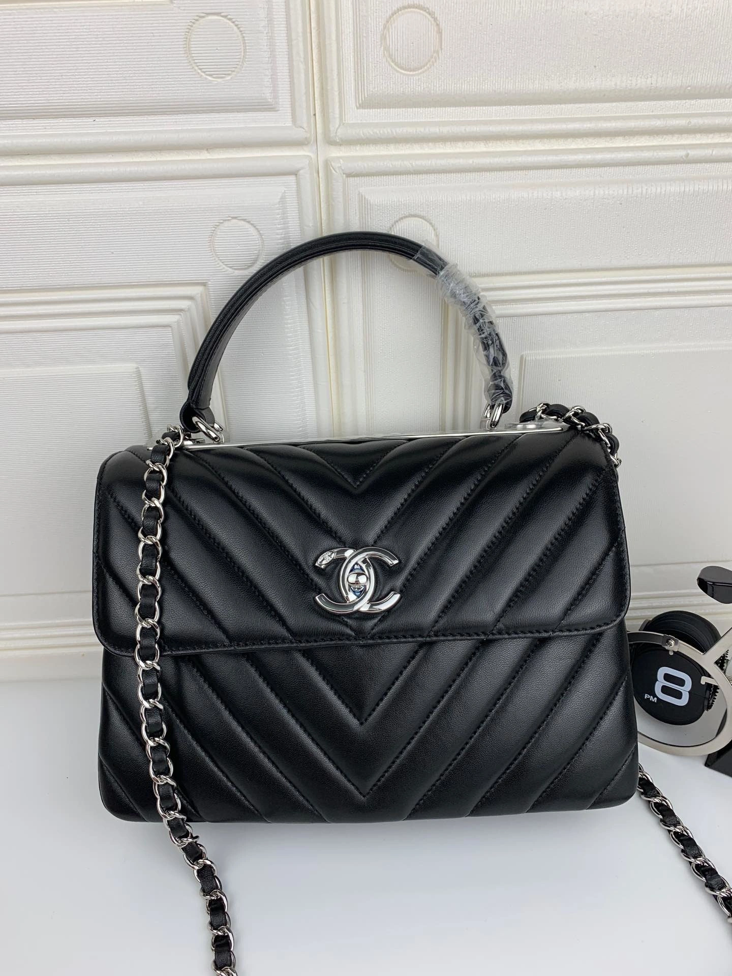 Fashionable CHANEL TRENDY BAG 1088 - Image 4