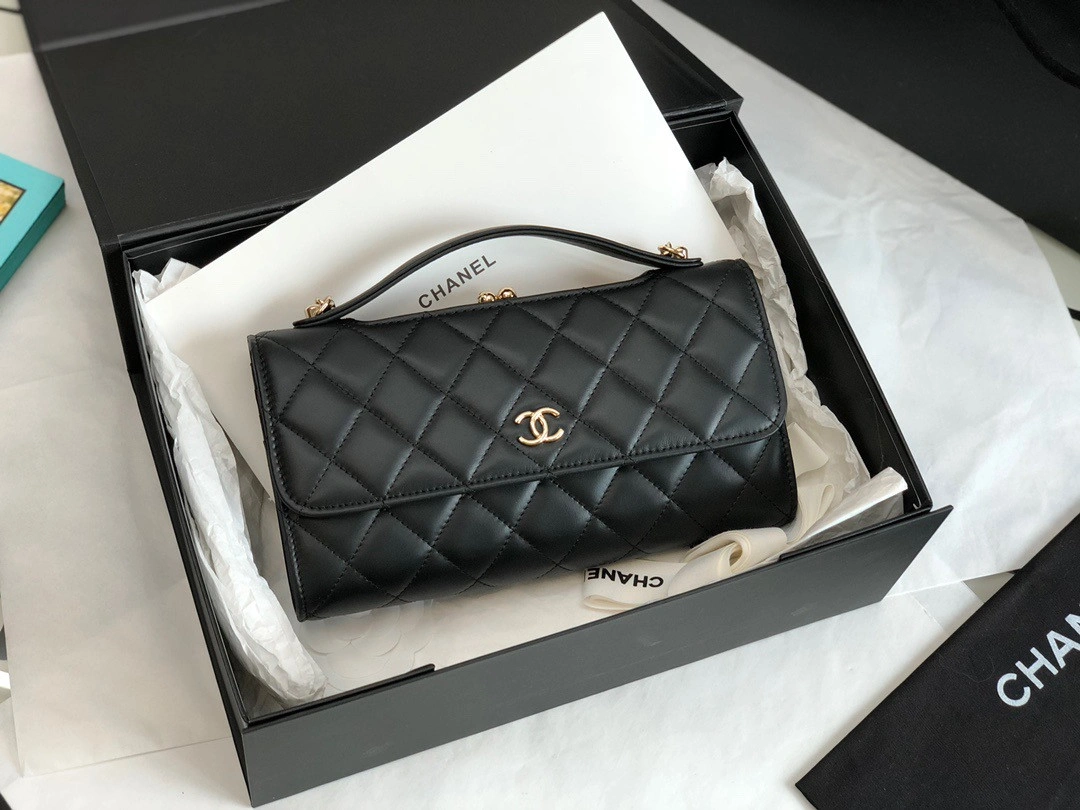 Trendy CHANEL FLAP PHONE HOLDER WITH CHAIN 1308 - Image 10