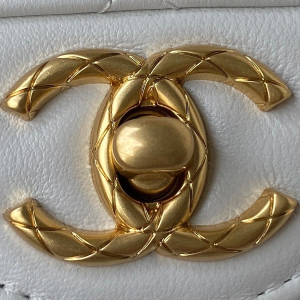 CHANEL FLAP BAG SportInspired 557 - Image 3