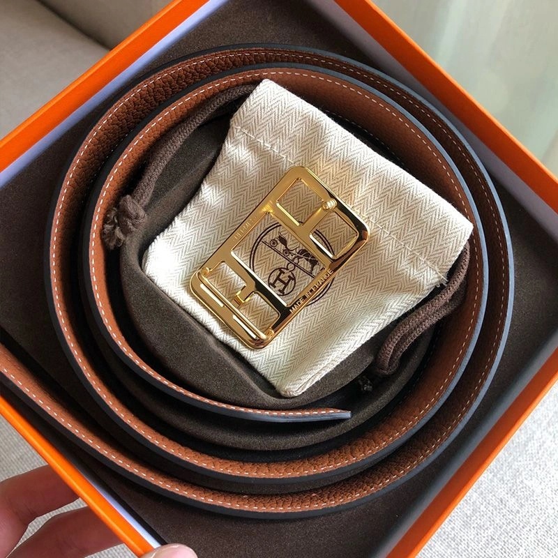 Hermes Cape Buckle 32MM Reversible Belt Togo Leather In Brown - Image 4