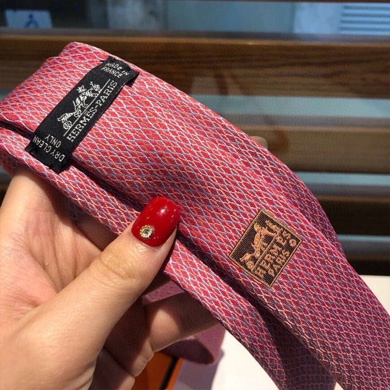 Hermes Crosslines Silk Tie In Pink - Image 3