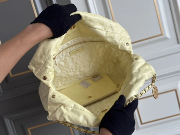 HighQuality CHANEL 22 HANDBAG 1549 - Image 7