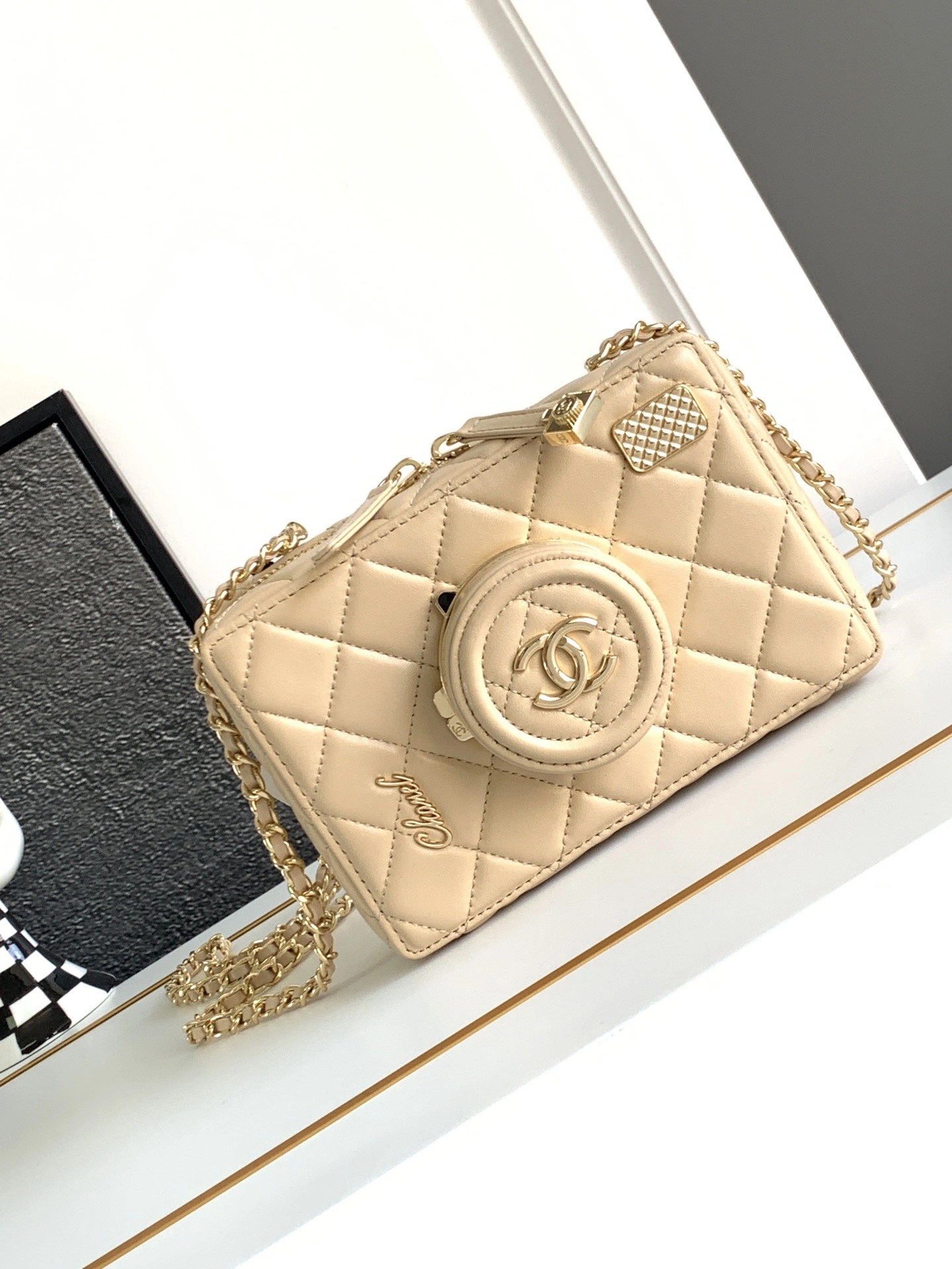 SportInspired CHANEL Vintage Camera Bag-18CM 1409