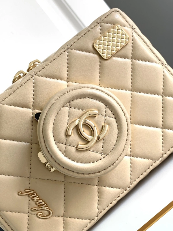 SportInspired CHANEL Vintage Camera Bag-18CM 1409 - Image 7