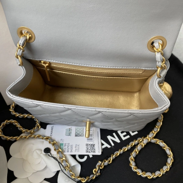 Trendy CHANEL FLAP BAG 17CM 297 - Image 8